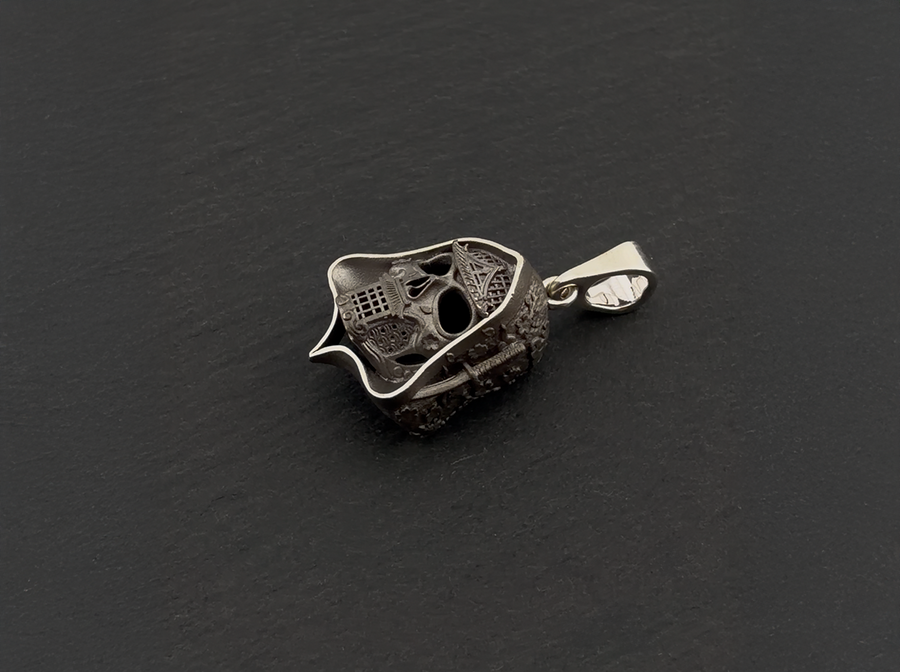 Samurai pendant