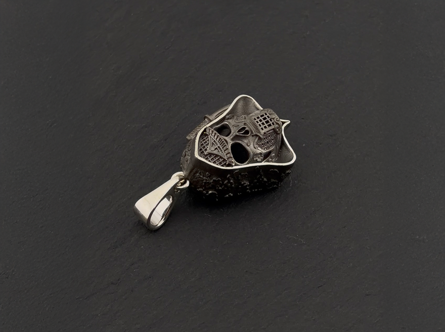 Samurai pendant