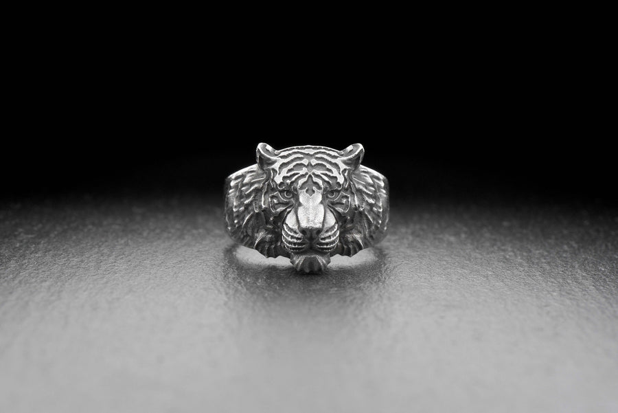 Signet ring	silver signet ring	animal silver ring	signet silver ring	men ring	men jewelry	jewelry for men	Tiger silver ring	tiger signet ring	brutal tiger	tiger art	tiger jewelry	tiger __etsy:7400223079