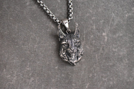 This lynx silver pendant necklace is real eye-catching. The genuine lynx fur is so realistic. It's perfect for those who love wild cats and appreciate the beauty of their natural habitats. __etsy:7400769323