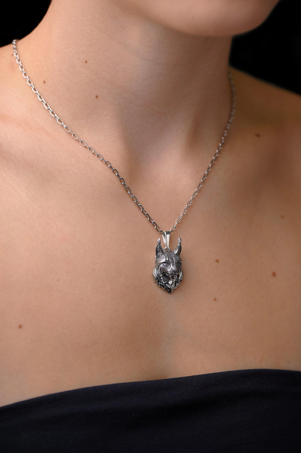 This lynx silver pendant necklace is real eye-catching. The genuine lynx fur is so realistic. It's perfect for those who love wild cats and appreciate the beauty of their natural habitats. __etsy:7400769323