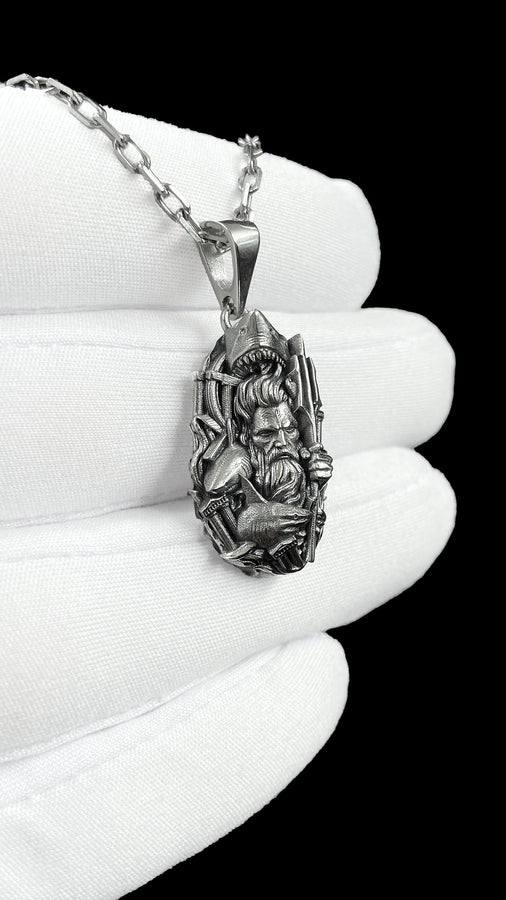 Displayed on a heavy silver chain, this substantial unisex pendant is perfectly scaled to be worn as a striking daily statement piece. Its dark, architectural, and nautical aesthetic appeals strongly to lovers of dark academia, gothic ocean trends, and alternative marine biology fashion. It serves as an impressive gift for collectors of deep-sea or mythological jewelry, pairing exceptionally well with dark maritime textiles, heavy leather jackets __etsy:8067349382