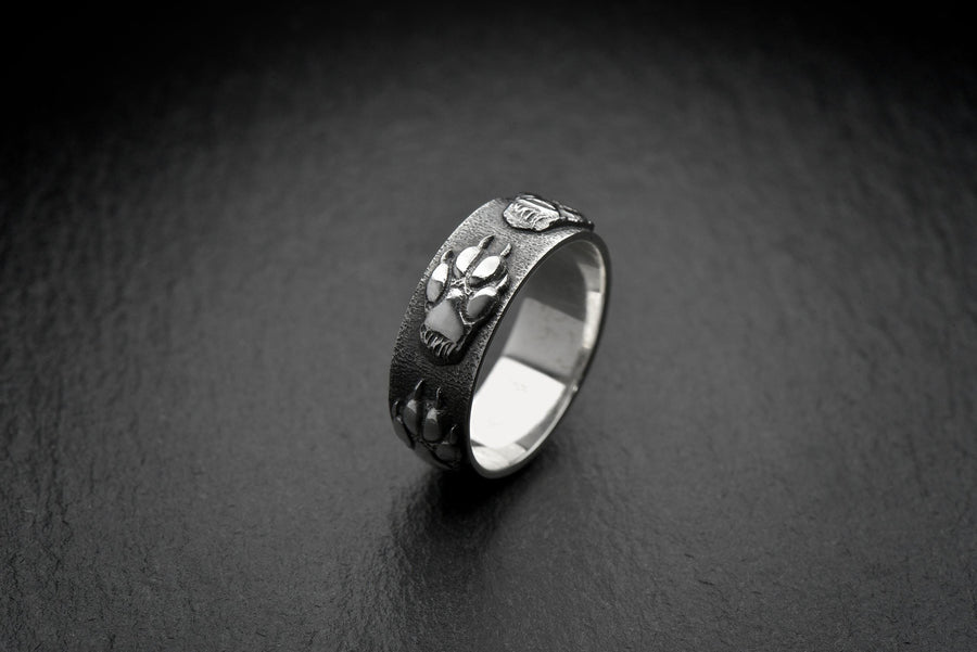 Realistic Wolf Paw Ring, Sterling Silver Animal Track Band, Wild Nature Gift, Totem Spirit Ring, Unisex Wide Band, Might Totem Rings __etsy:7444467914