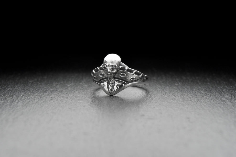 Women jewelry	Alien Jewelry	Ring with alien	ring with ufo	Ufo ring silver	Alien visitor	Strange jewelry	Alien ring	Alien silver ring	Space jewelry	Alien	Silver Alien	Silver ring