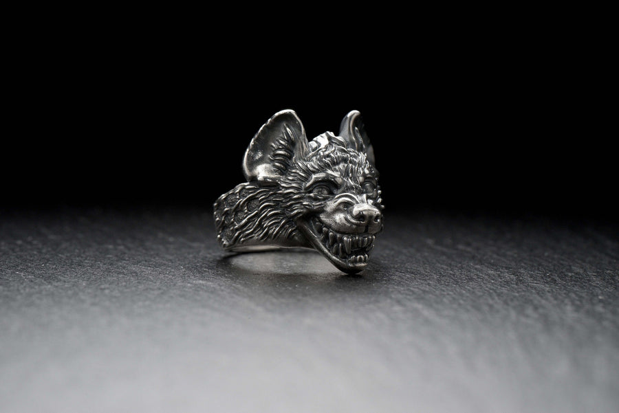 hyena silver ring	hyena jewelry	hyena head ring	bague hyène	Hyänenring	hyena poster	hyena ring	hyena silver	hyena lover	lion king	alexfoxjewelry	hyena lover gift	hyena totem ring __etsy:7395488645