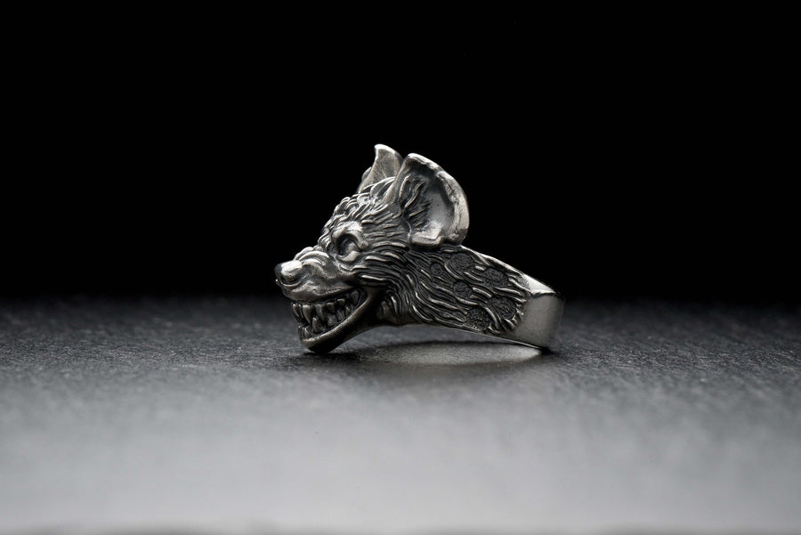 hyena silver ring	hyena jewelry	hyena head ring	bague hyène	Hyänenring	hyena poster	hyena ring	hyena silver	hyena lover	lion king	alexfoxjewelry	hyena lover gift	hyena totem ring __etsy:7395488645