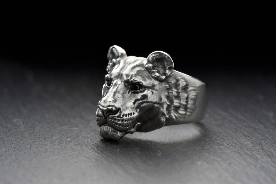 animal jewelry	animal ring	Lion's head ring	silver lion	lioness ring	nala ring	lion love	lion queen	leo birthday gift	lion lover gift	lion gift	lioness queen	lioness gift __etsy:7352467128