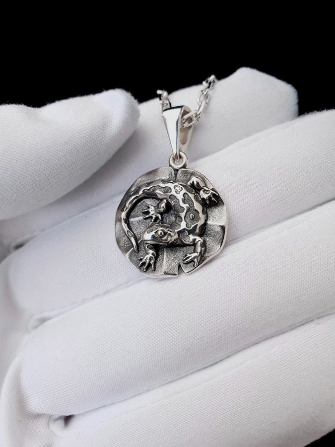 twin gift	Salamander	Silver Pendant	Pendant Salamander	Silver Salamander	Silver jewelry	jewelry Salamander	animal pendant	lizard pendant	gecko pendant	salamander necklace	lizard necklace	gecko necklace