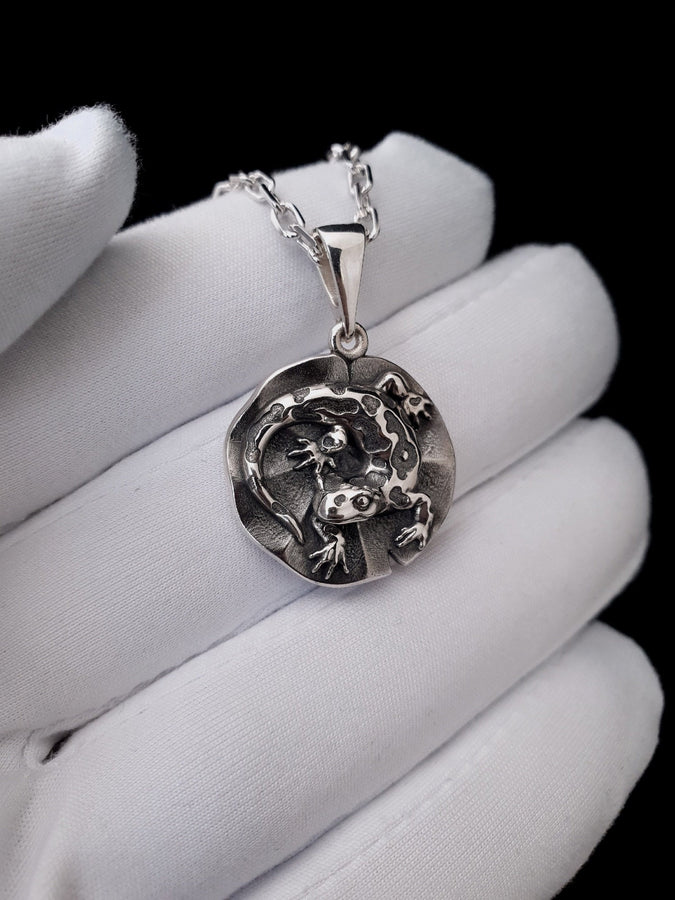 twin gift	Salamander	Silver Pendant	Pendant Salamander	Silver Salamander	Silver jewelry	jewelry Salamander	animal pendant	lizard pendant	gecko pendant	salamander necklace	lizard necklace	gecko necklace
