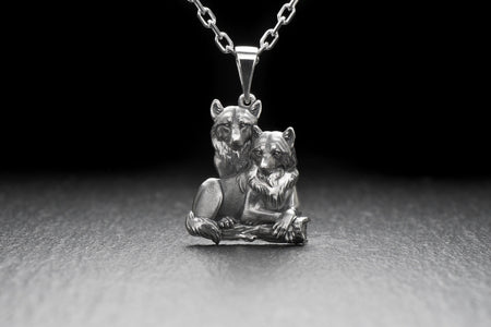 wolf pendant	wolf talisman	wolf head necklace	wolf amulet	Wolf Halskette	collier de loup	Wolf Men Necklace