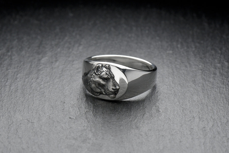 Signet ring	silver signet ring	lion silver ring	lioness silver ring	lio	lioness	lion king	gift for her	lioness ring	wild cat ring	lioness signet	lion	safari (etsy image id: 7400457093)