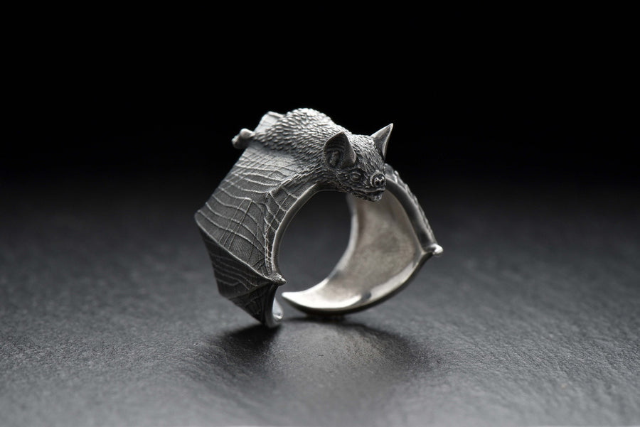 Bat silver ring	bat art	bat jewelry	bat ring	silver bat ring	vampire ring	halloween ring	fledermaus-ring	bat rings	anneau de chauve	Fledermausring	bat	gothic gift (etsy image id: 7343919206)