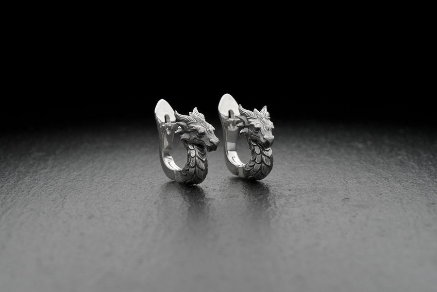 Perfect gift idea for fantasy lovers, dragon enthusiasts, and fans of gothic or medieval aesthetics. (etsy image id: 6890081822)