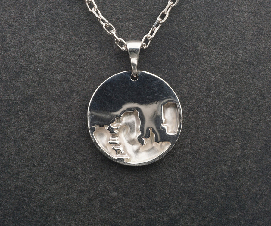 Berlin pendant	Berlin necklace	silver berlin	German pendant	Cityscape pendant	German souvenir	unisex pendant	traveler jewelry	Berlin skyline	Reichstag pendant	berlin	germany	Deutschland (etsy image id: 7085899275)