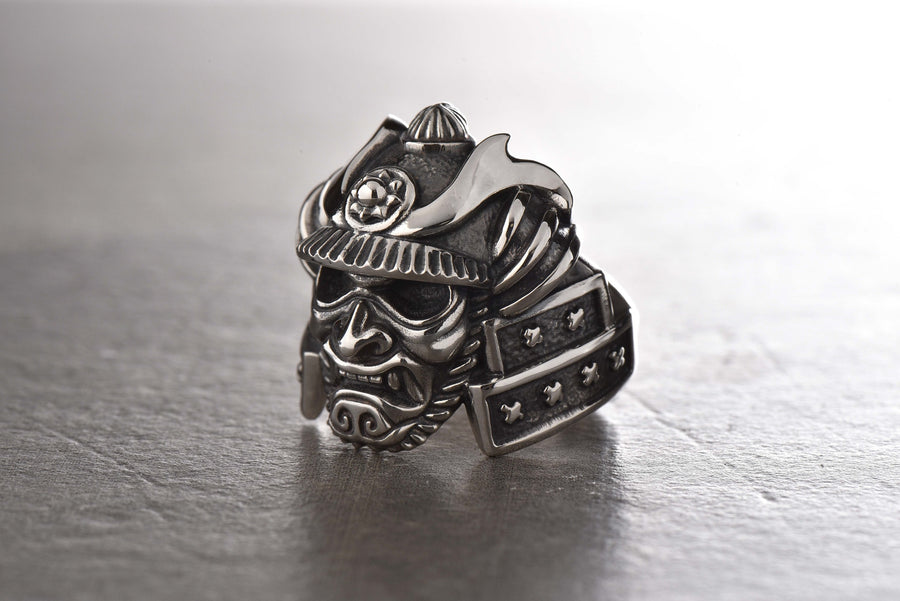 samurai ring	samurai art	japanese jewelry	japanese ring men	bague samurai	samurai mask ring	samurai armor	samurai jewelry	japanese silver ring	samurai	ancient samurai	japan jewelry	asian jewelry (etsy image id: 4170663707)