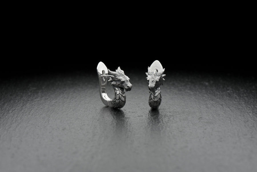 Perfect gift idea for fantasy lovers, dragon enthusiasts, and fans of gothic or medieval aesthetics. (etsy image id: 6890081822)