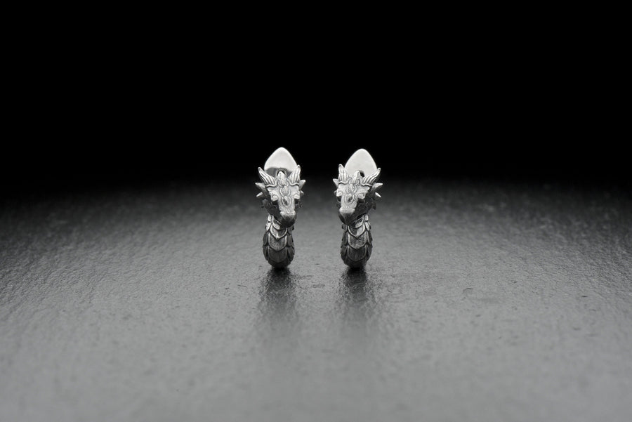 Perfect gift idea for fantasy lovers, dragon enthusiasts, and fans of gothic or medieval aesthetics. (etsy image id: 6890081822)