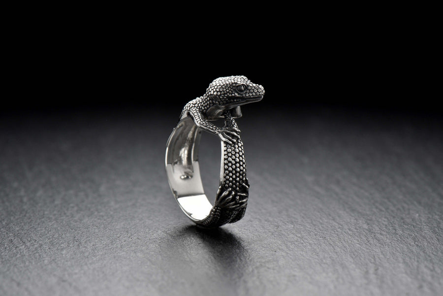 Handmade Sterling Silver Gecko Ring: Animal Jewelry Gift (etsy image id: 5586397304)