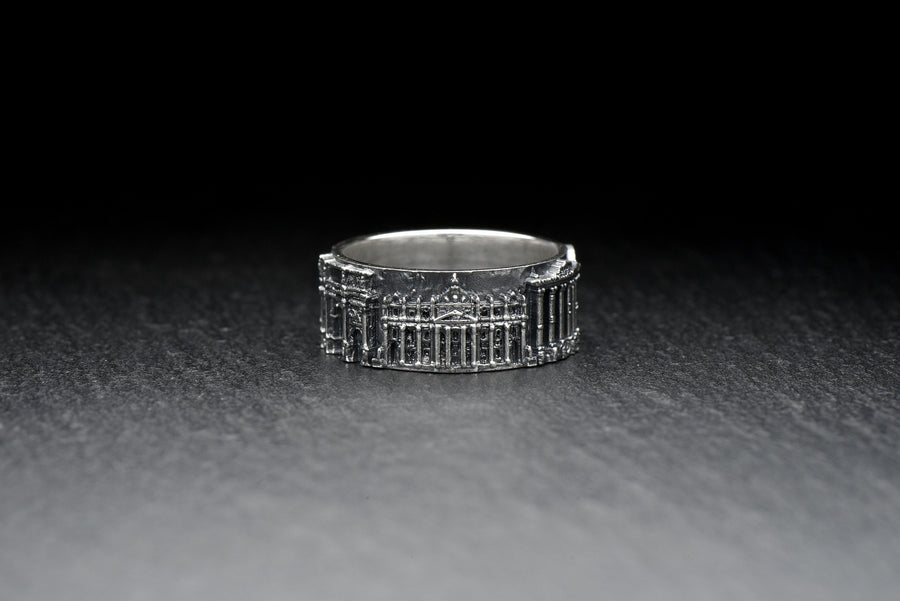 Capture the unforgettable beauty of Rome with this stunningly crafted ring. Crafted from premium materials, this souvenir, with its awe-inspiring cityscape design is perfect for travelers looking to take a bit of Italy on their journey. (etsy image id: 7309892325)