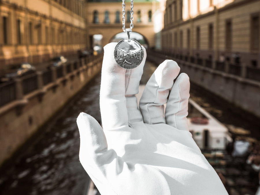 women pendant	silver pendant	traveller gift	souvenir	Venice souvenir	Venice necklace	Grand Canalazzo	traveler gift	pendentif venise	Venedig Anhänger	cityscape	Italy	Venice (etsy image id: 4163362306)