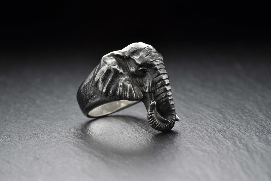 Elephant art	Elephant silver	bague éléphant	bijoux éléphant	Elefantenring	Elefant Kunst	african elephant	african art	elephant gift	horton	elephant	elephant ring	animal ring