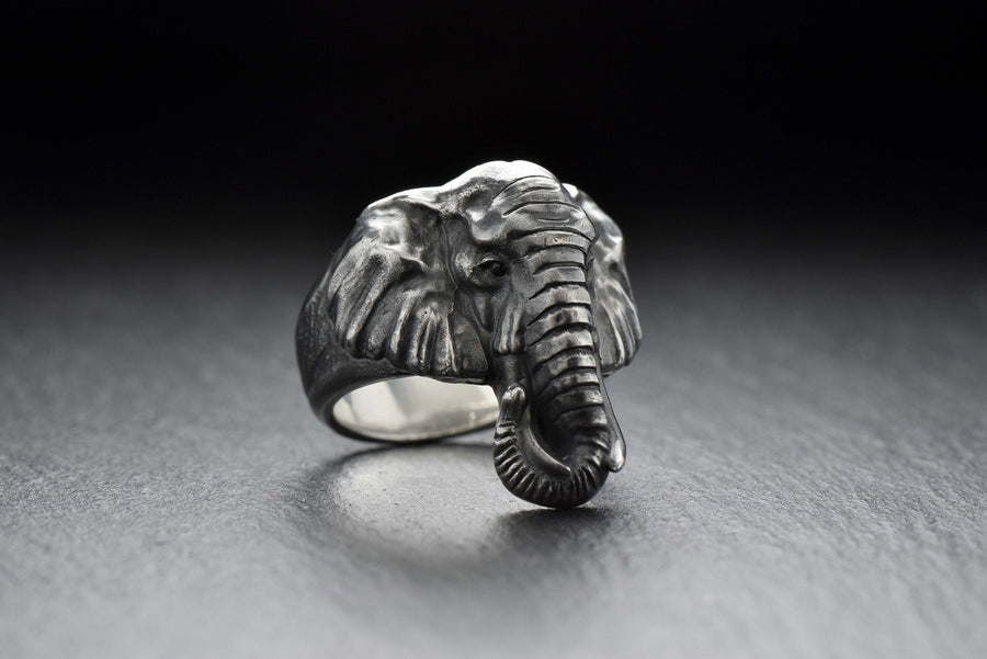 Elephant art	Elephant silver	bague éléphant	bijoux éléphant	Elefantenring	Elefant Kunst	african elephant	african art	elephant gift	horton	elephant	elephant ring	animal ring