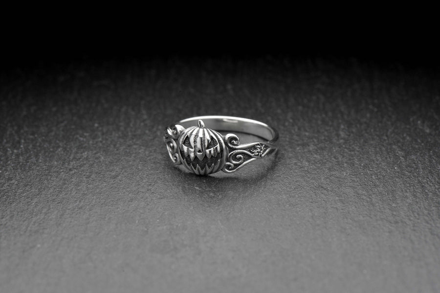 halloween ring	halloween jewelry	halloween pumpkin	pumpkin silver ring	pumpkin jewelry	halloween gift (etsy image id: 6263078080)