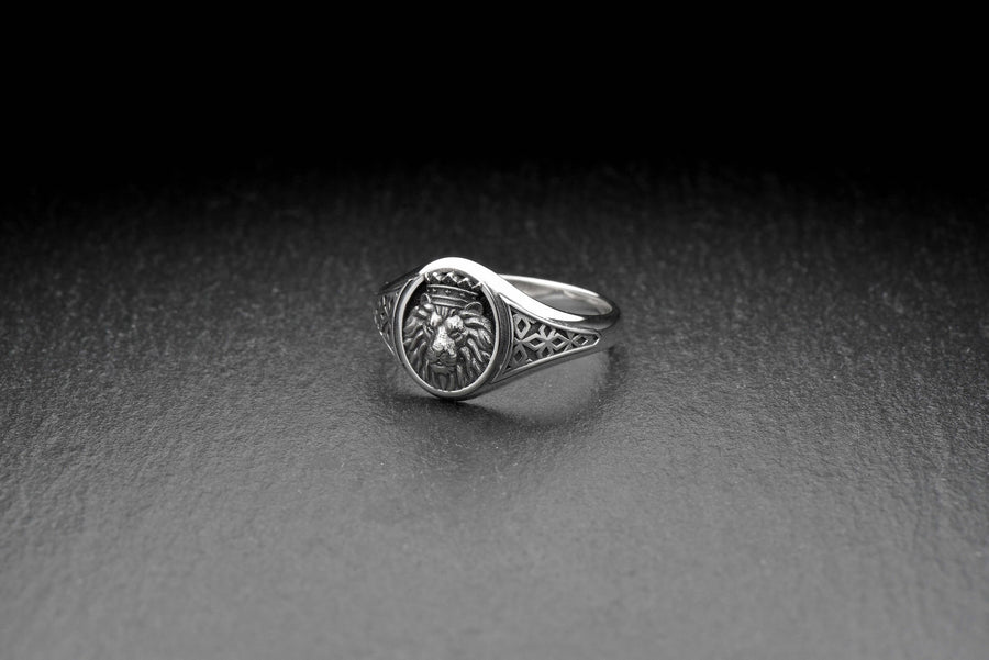 Signet ring	silver signet ring	animal signet ring	animal silver ring	Lion head jewelry	wild cat jewelry	lion silver ring