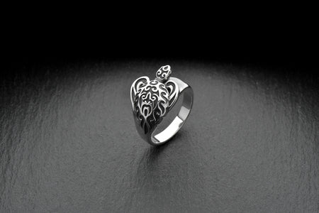 Introducing our stunning Turtle ring, handcrafted with care and attention to detail. Inspired by Maori jewelry, this unique piece is sure to be a standout in your collection. (etsy image id: 4242784483)