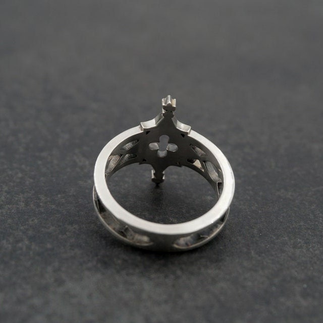 Gothic ring	Medieval jewelry	gothic jewelry	goth ring	Cathedral ring	vintage ring	gothic gift	gothic lover gift	gothic wedding ring	gothic engagement	gothic ring men	gothic black ring	engagement ring, This angle demonstrates the openwork construction of the band. The shoulders feature cut-out arches that reduce the weight of the ring and add an airy, cathedral-like quality. The symmetry of the North/South points is precise. (etsy image id: 7225054934)