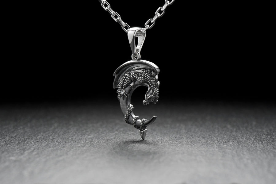 Dragon jewelry	dragon pendant	skull pendant	silver pendant	animal jewelry	silver dragon	dragon moon	moon pendant	throne pendat	throne games	game of thrones	dragon necklace	ancient dragon (etsy image id: 4250656418)