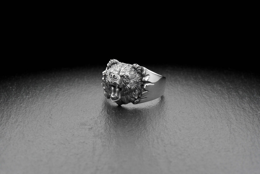 The growling bear silver ring is the perfect choice for those who want to add the spirit of nature and the power of wildlife to their style. It will attract the attention of others and will go well with different styles of clothing.
⠀ (etsy image id: 4321984424)