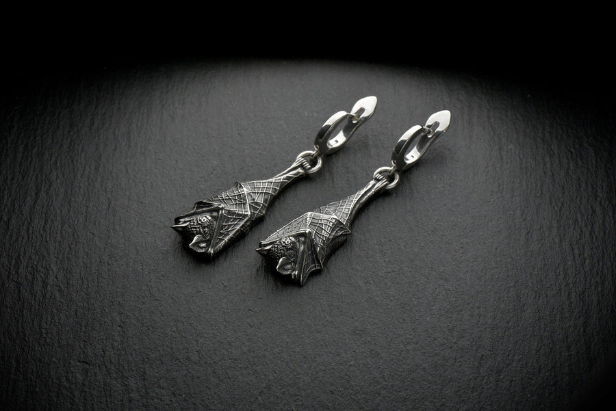bat garniture	bat lover gift	haloween gift	gothic	Fledermaus Ohrringe	boucles d'oreilles 
Resting against a dark stone background, they look like ancient talismans of the night, appealing to anyone who finds beauty and tranquility in the shadows.