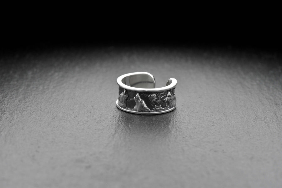 men's jewelry	wolf totem	nature skyline	nature panoram	wolfs ring	wolf silver ring	nature ring	bague en argent loup	Wolf Silberring	Totemring der Wölfe	bague totem loups	forest ring	wild forest ring (etsy image id: 4323259924)