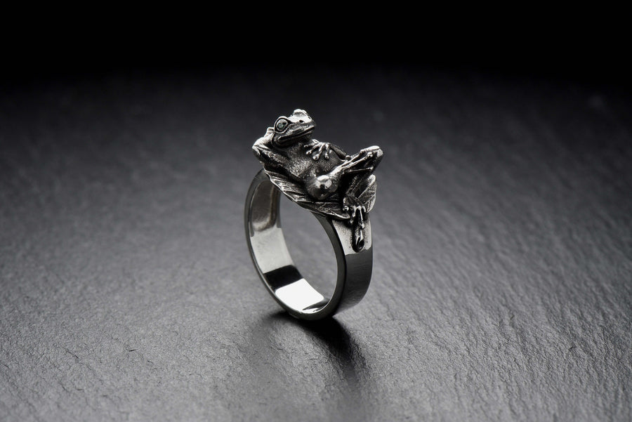 Sterling Silver Frog Ring: Handmade Animal Jewelry Gift