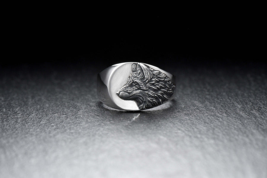 Give the perfect gift to any fox devotee – be brave and stylish and get this extraordinary fox totem signet ring today! (etsy image id: 4363624913)