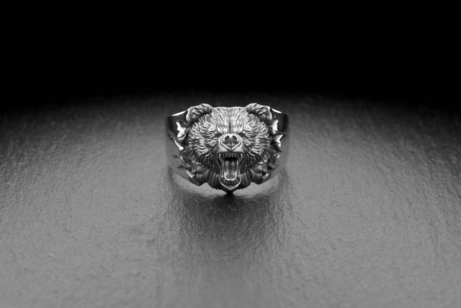 The growling bear silver ring is the perfect choice for those who want to add the spirit of nature and the power of wildlife to their style. It will attract the attention of others and will go well with different styles of clothing.
⠀ (etsy image id: 4321984424)