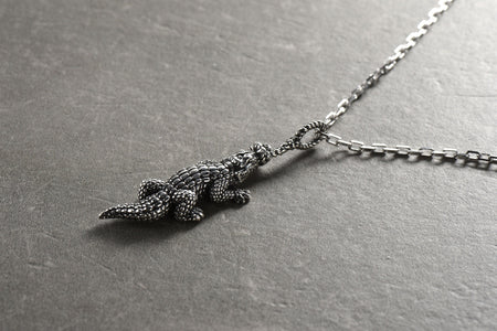 croco	pendant	crocodile	alligator	croco lover	crocodile necklace	necklace	silver croco	Krokodil	coccodrillo	gift for him	totem	aligator (etsy image id: 4374591364)