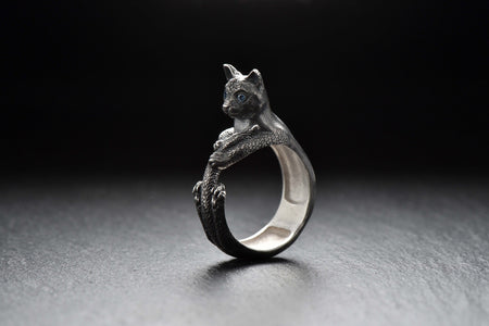Whether you're dressing up for a special occasion or adding a touch of elegance to your everyday look, this ring is sure to turn heads and inspire compliments. (etsy image id: 4377994092)