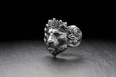 men's jewelry	silver signet ring	animal signet ring	animal silver ring	wild cat jewelry	signet silver ring