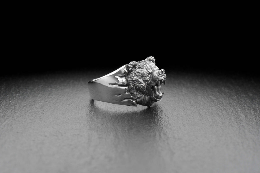 The growling bear silver ring is the perfect choice for those who want to add the spirit of nature and the power of wildlife to their style. It will attract the attention of others and will go well with different styles of clothing.
⠀ (etsy image id: 4321984424)