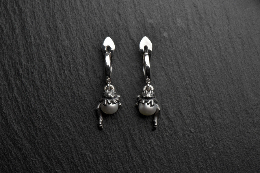 silver earrings	earrings	gift	Sterling silver	animal earrings	animal jewelry	Silver Earrings	Frog Earrings	Frog	Frog jewelry	Frog lovers	silver Frog Earrings	silver frog (etsy image id: 4656321269)