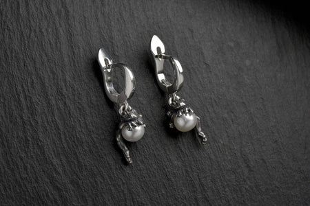 silver earrings	earrings	gift	Sterling silver	animal earrings	animal jewelry	Silver Earrings	Frog Earrings	Frog	Frog jewelry	Frog lovers	silver Frog Earrings	silver frog (etsy image id: 4656321269)
