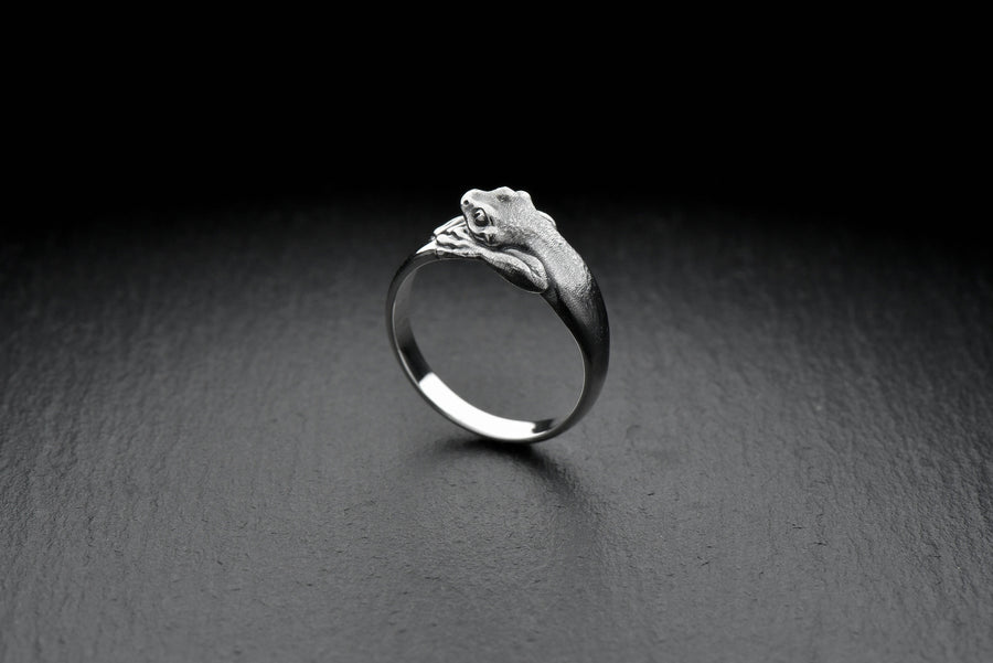 animal jewelry	animal ring	silver ring	frog lover	frog ring	Froschring	bague grenouille	frog totem ring	frog gift	frog jewelry	frog	silver frog ring	gift for her (etsy image id: 7340286694)