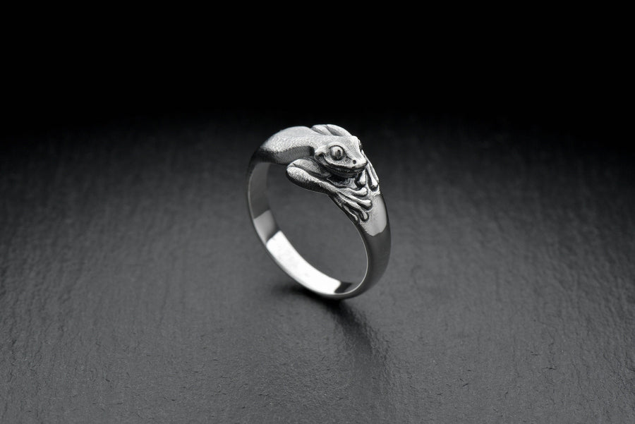 animal jewelry	animal ring	silver ring	frog lover	frog ring	Froschring	bague grenouille	frog totem ring	frog gift	frog jewelry	frog	silver frog ring	gift for her (etsy image id: 7340286694)