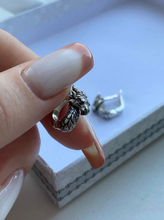 Perfect gift idea for fantasy lovers, dragon enthusiasts, and fans of gothic or medieval aesthetics. (etsy image id: 6890081822)