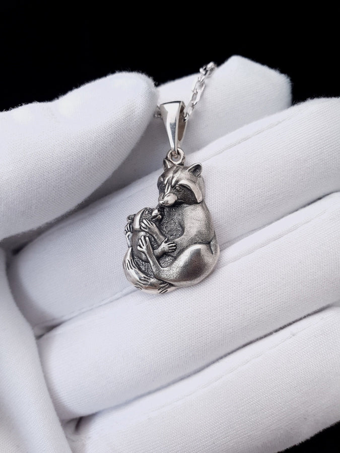 Made from high quality sterling silver, this pendant will be a wonderful addition to your collection. Express your love for nature and animals by wearing this beautiful pendant every day. (etsy image id: 6092152563)