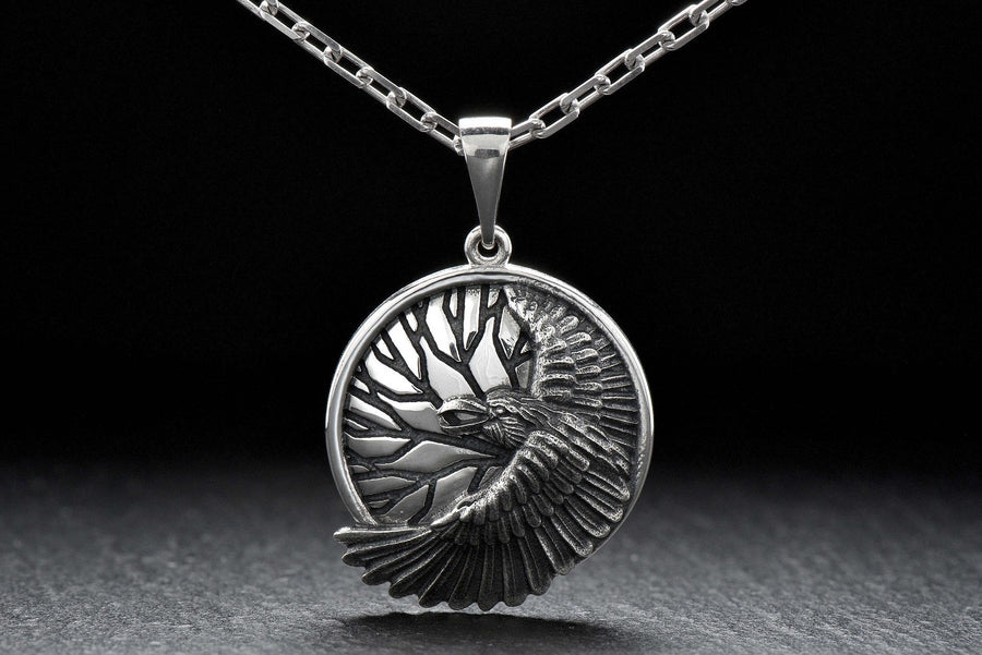 The raven is not only one of the most intelligent birds in the world, but also a powerful symbol of wisdom, foresight and strength.

bird lover		raven jewelry	raven pendant 	bird jewelry	crow	raven lover	gift for her	gift for him (etsy image id: 7224324637)