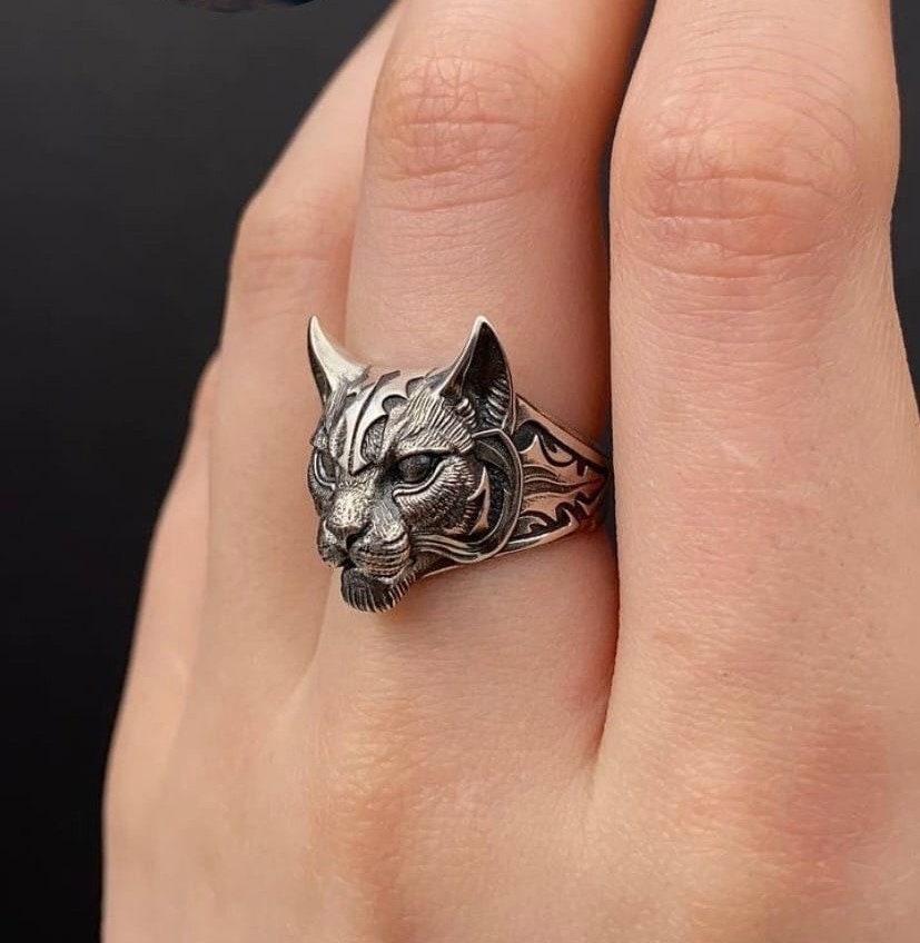 Gothic Lynx Silver Ring – Sterling Spirit Animal Jewelry | Intuition, Mystery, and Wild Elegance (etsy image id: 7400850703)
