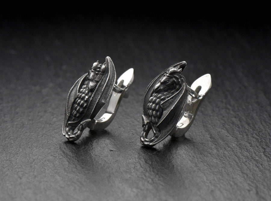 dragons jewelry	draconic jewelry	mythic earrings	dragon earring	dragon earrings	dragon jewelry	Drachen Ohrringe	bijoux dragons	dragons eariings	dragon silver	dragon art	house of the dragon	dragon (etsy image id: 7689566388)